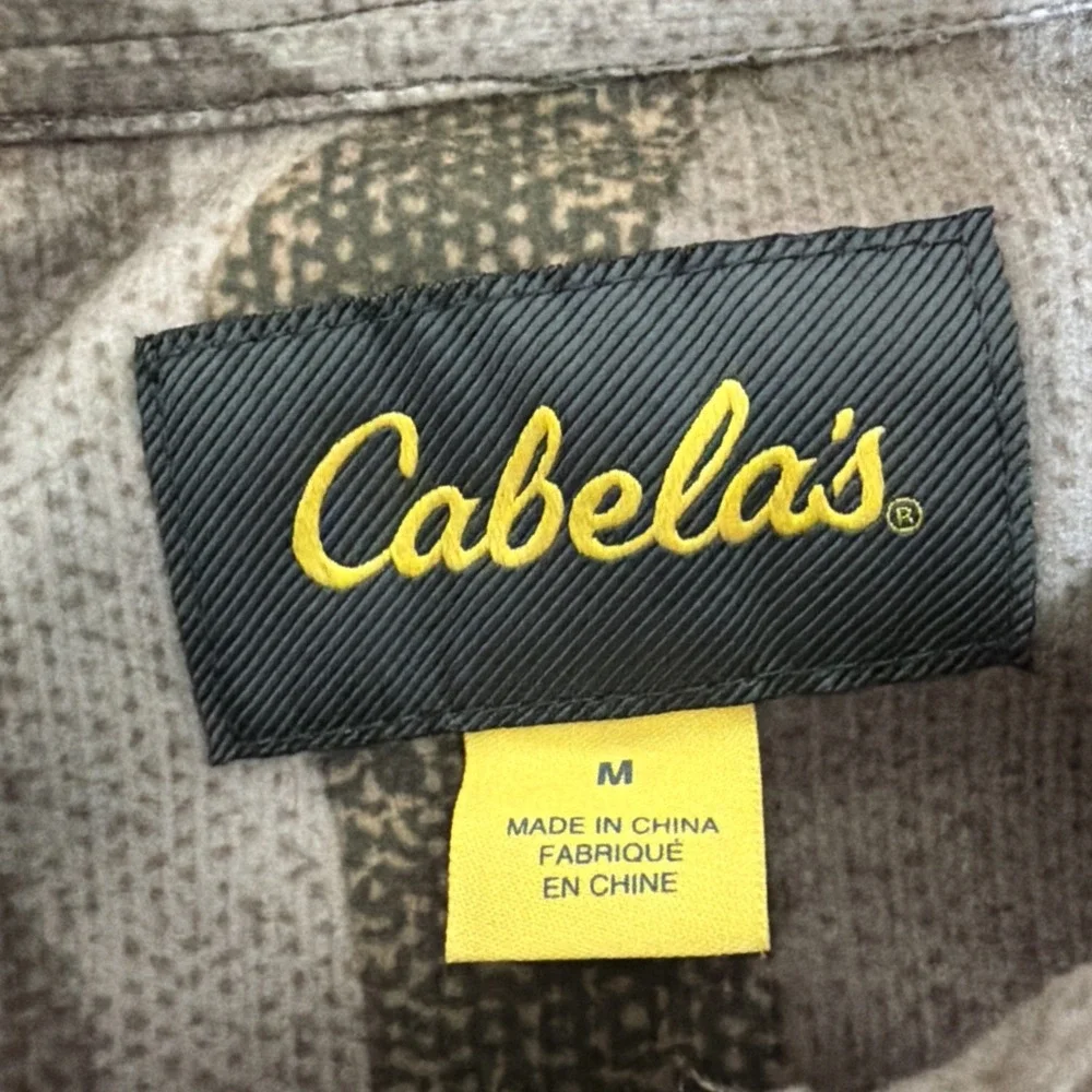 Cabela's Men's Medium Camo Hunting Shirt Button-Up Flannel Collared Long Sleeve